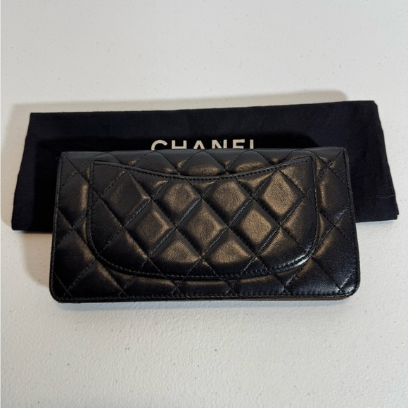 CHANEL Black Quilted Wallet - Picture 11 of 11